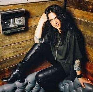 SARI SCHORR / Shot at Bar Thirteen Guildford / Photography Rob Blackham / www.blackhamimages.com