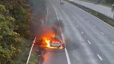 Footage captures vehicle fire on M4 this morning. Credit: Charlie Marshall