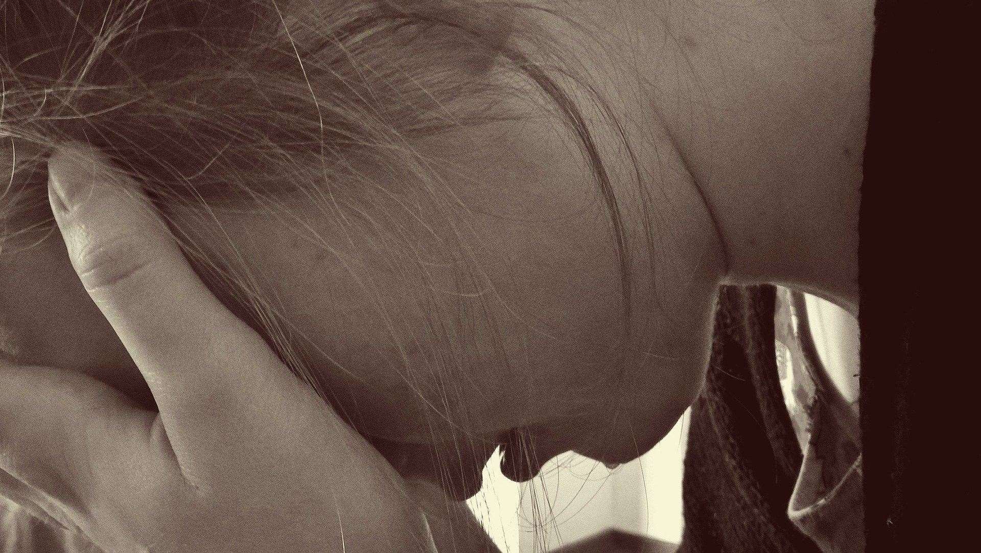 Domestic abuse victim (44018462)