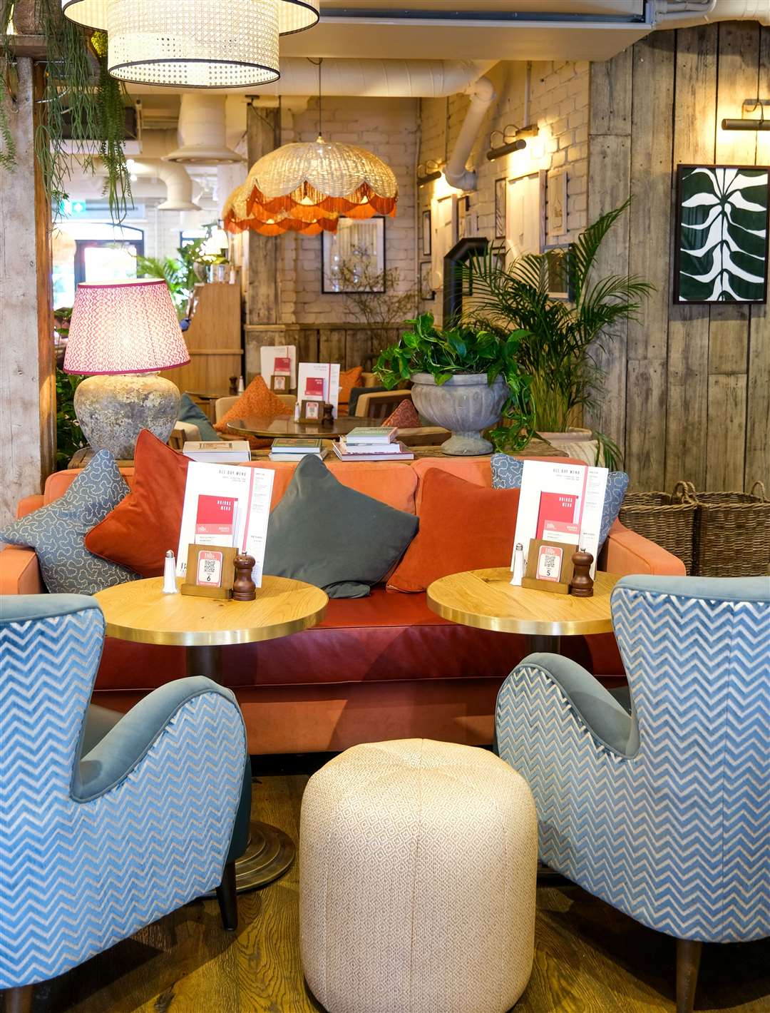 Bill’s Café Bar Newbury in Market Place re-opens after month of renovation work