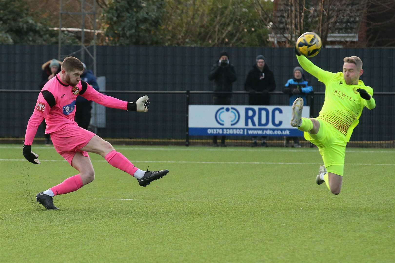 Dan Roberts closes Chafer down. Pic: Jeff Youd Photography