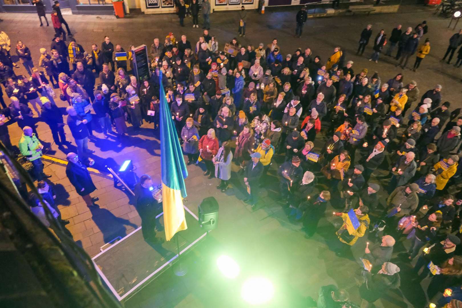 Candle lit vigil for Ukraine in Newbury. (55264825)