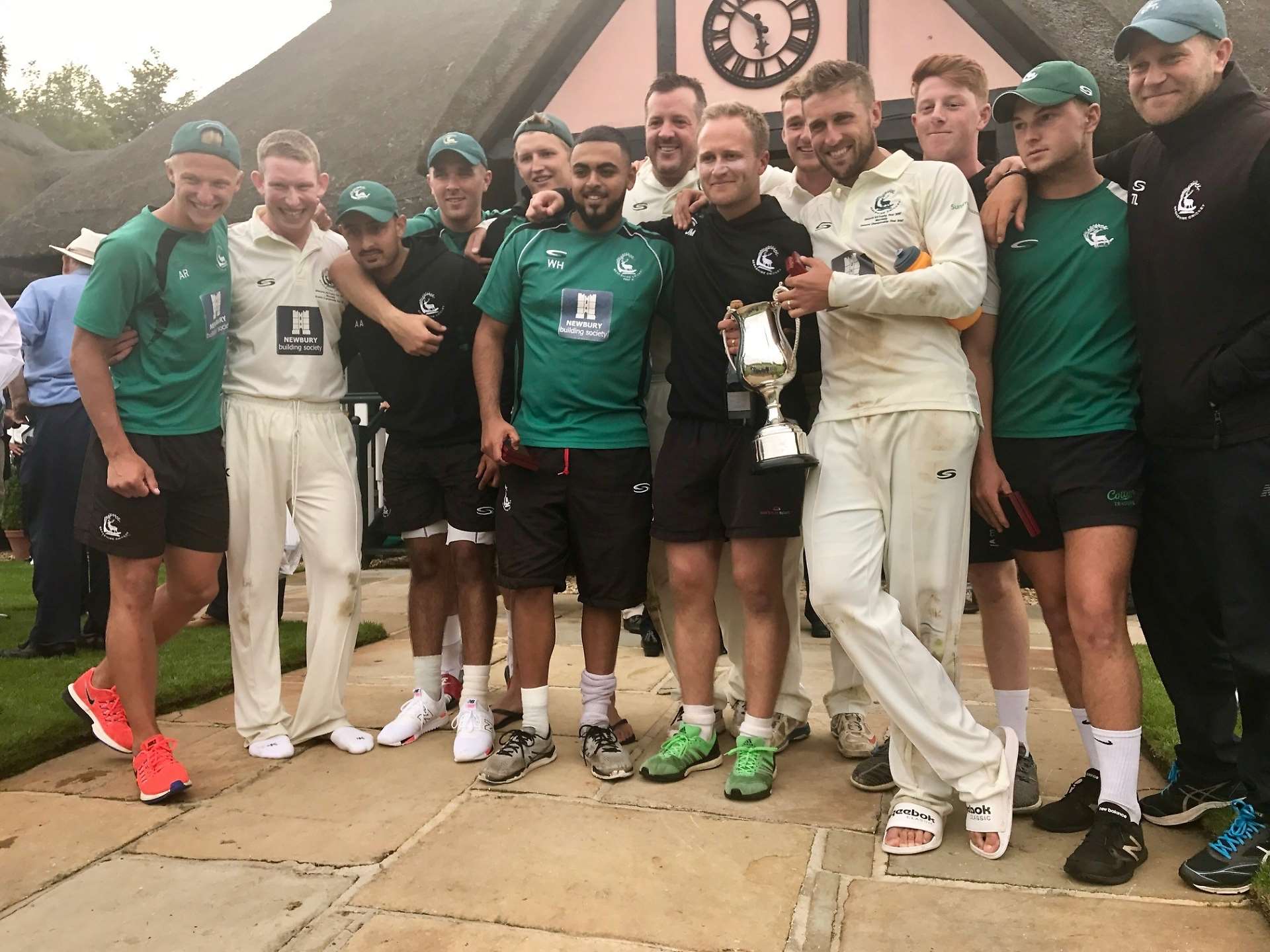 Berkshire players with the Unicorns Trophy