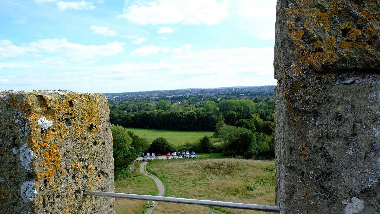 The Royalist garrison defended Donnington Castle against relentless bombardment