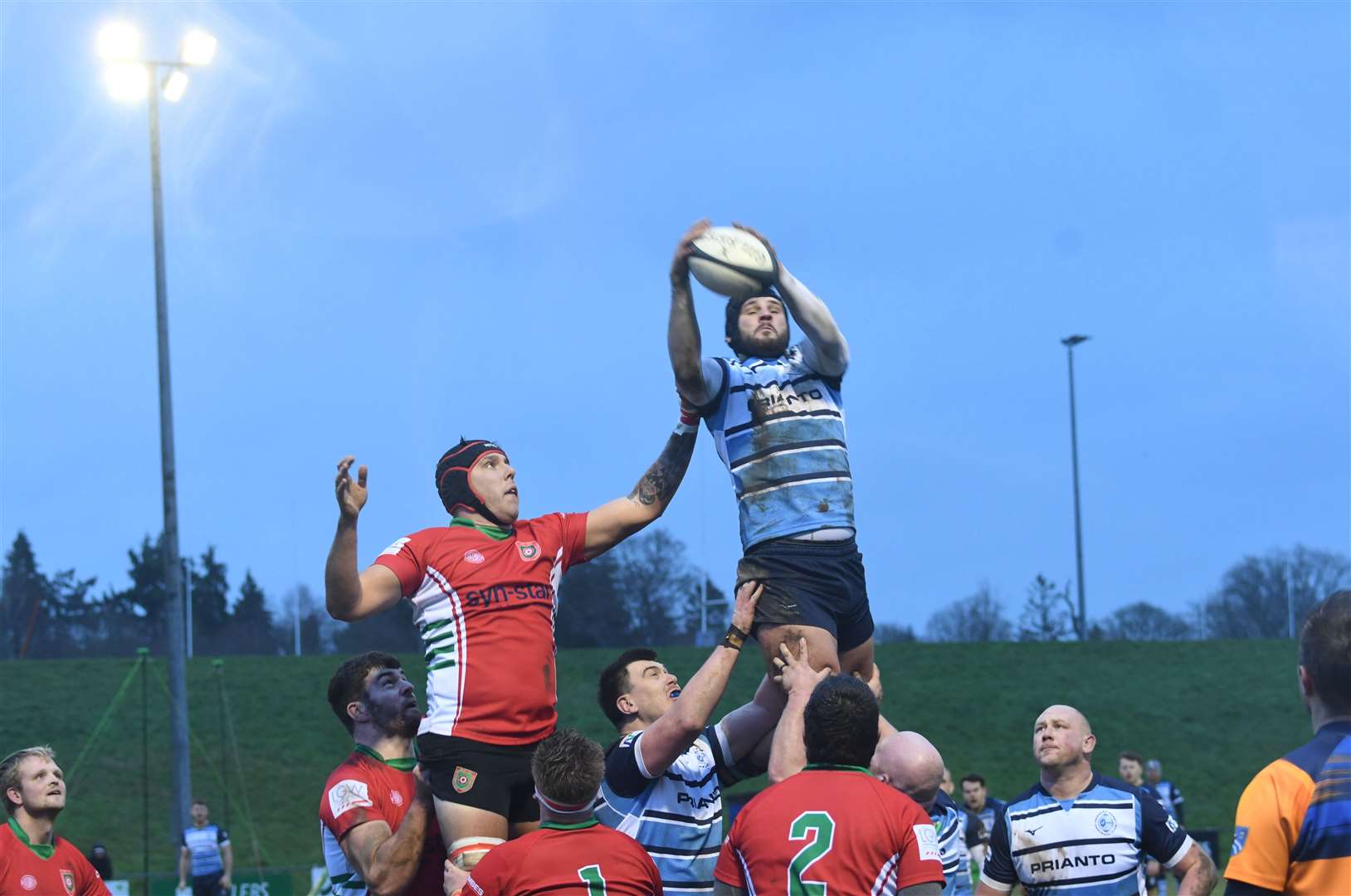 Josh Winfield catches a lineout - Photo: Peter Branch