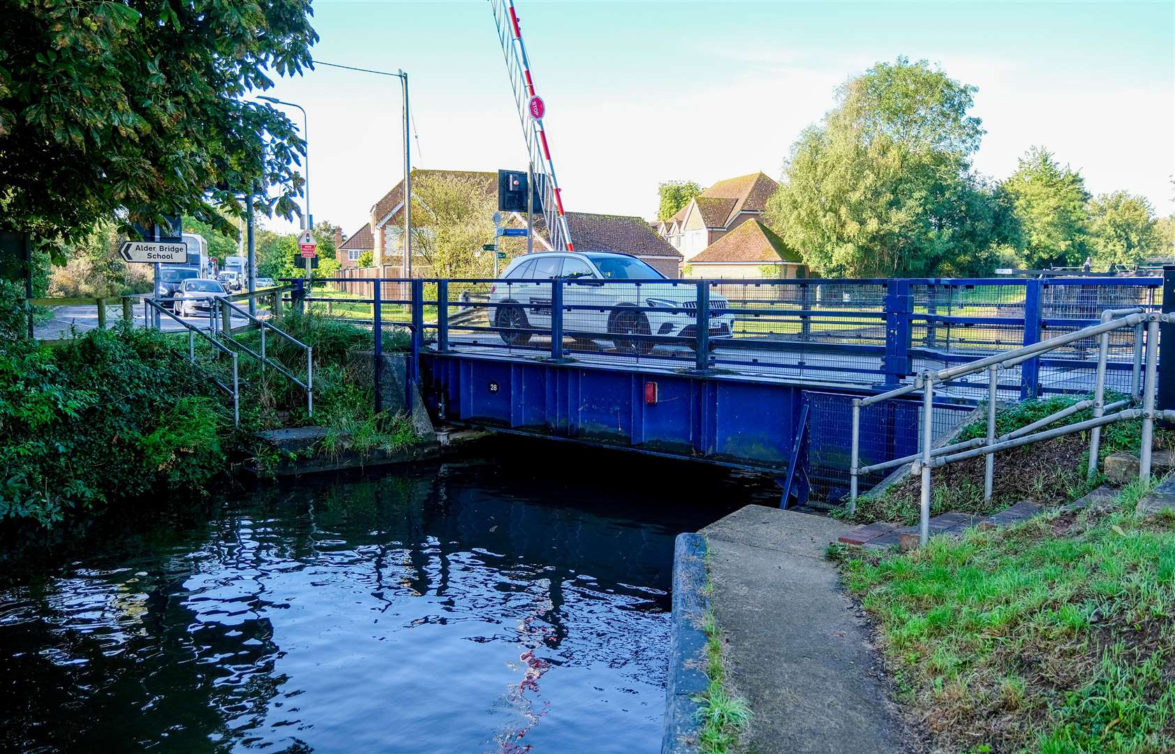 Road closures are planned as Aldermaston Lifting Bridge will soon be removed