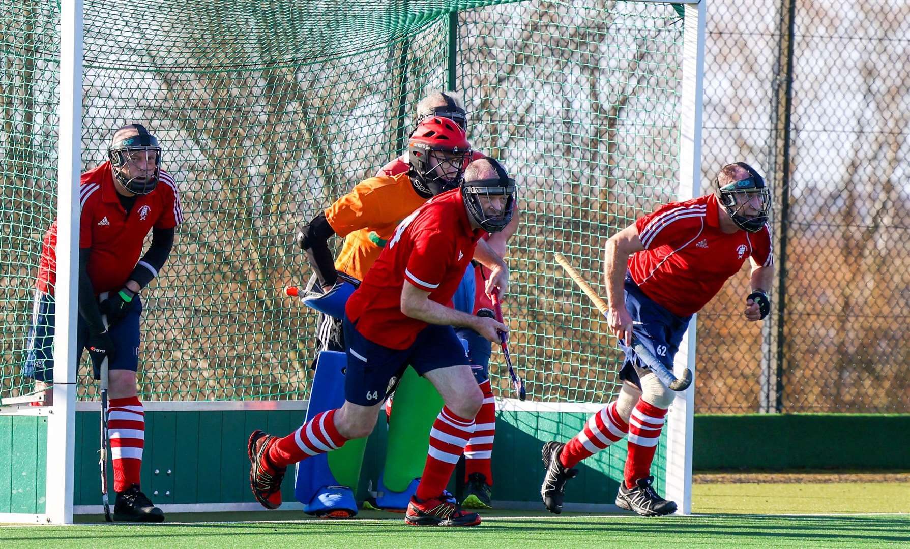 Newbury & Thatcham 6th defend a short corner