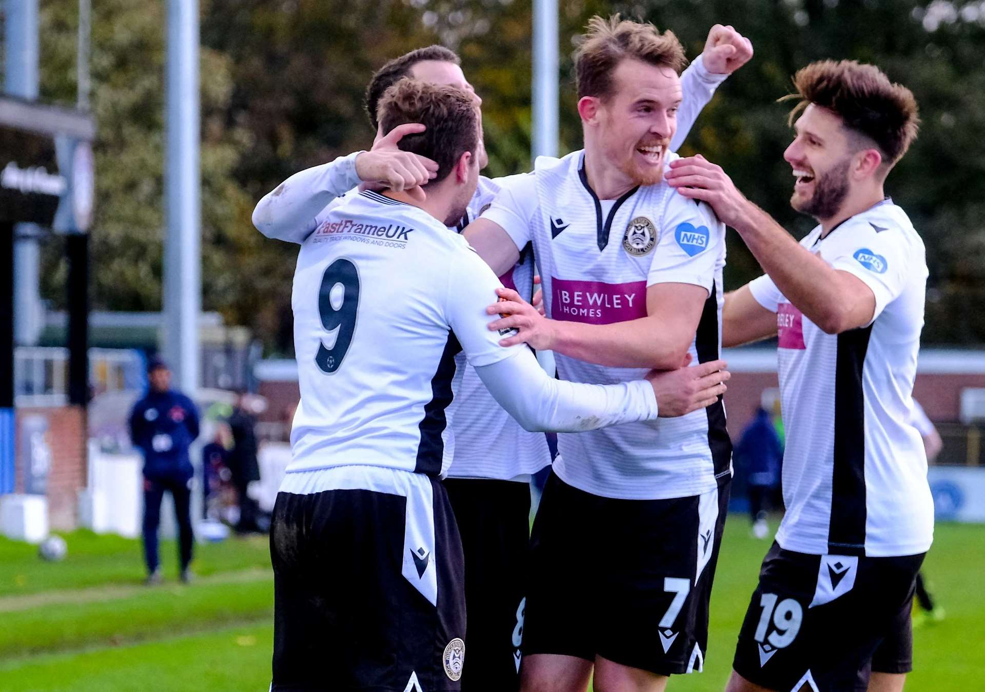 Hungerford Town players celebrate after Ryan Seager (9) put them in front against Dorking Picture: PHIL CANNINGS Ref: 45-1220O