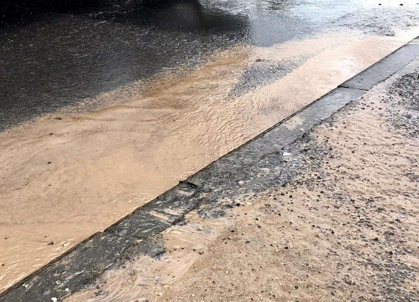 Leak on Ilkley Way, picture: Mirek Gosney