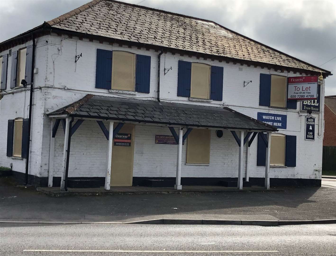 The Bell. Pic by Paul Worsley, West Berkshire CAMRA