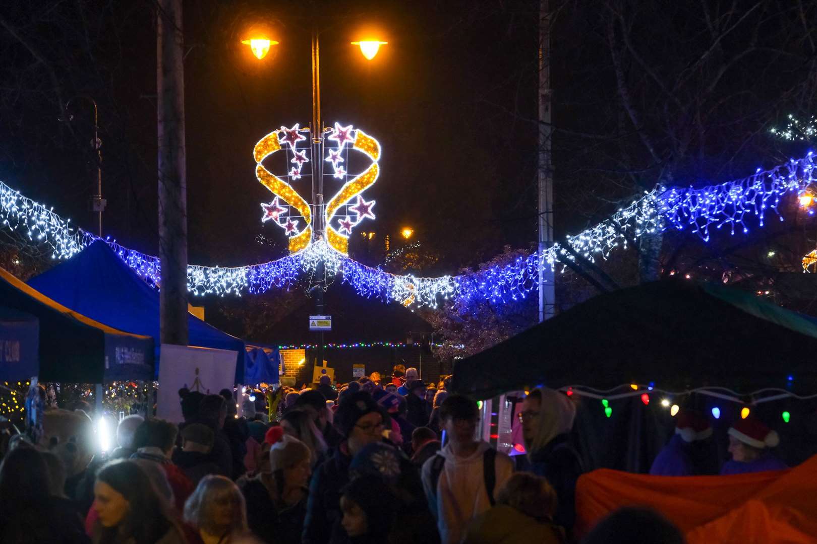 The lights are now on in Thatcham!