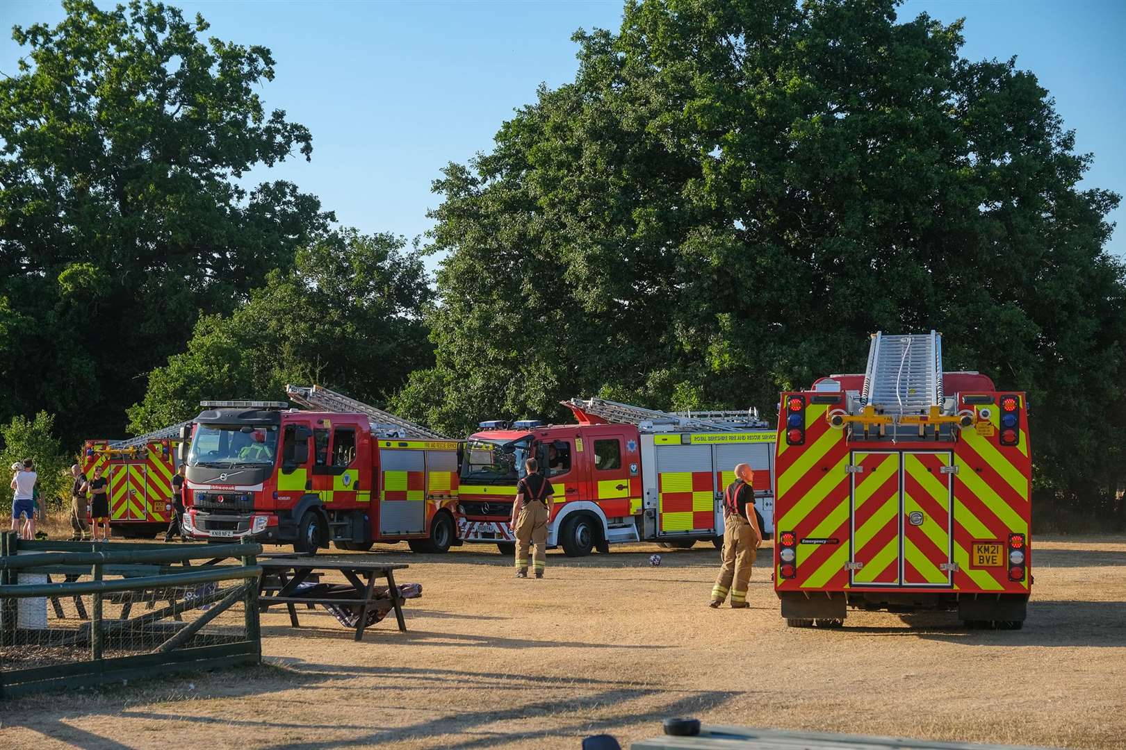 Fire in Upper Bucklebury near Cottage Inn Pub. (58554247)