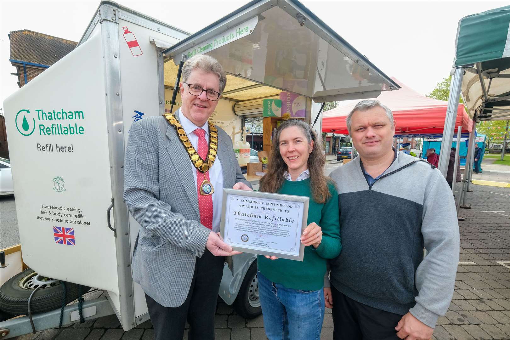 Civic award to Thatcham refillable - presented by Mayor of Thatcham Mark Lillycrop to Jenny and Tom Kirby