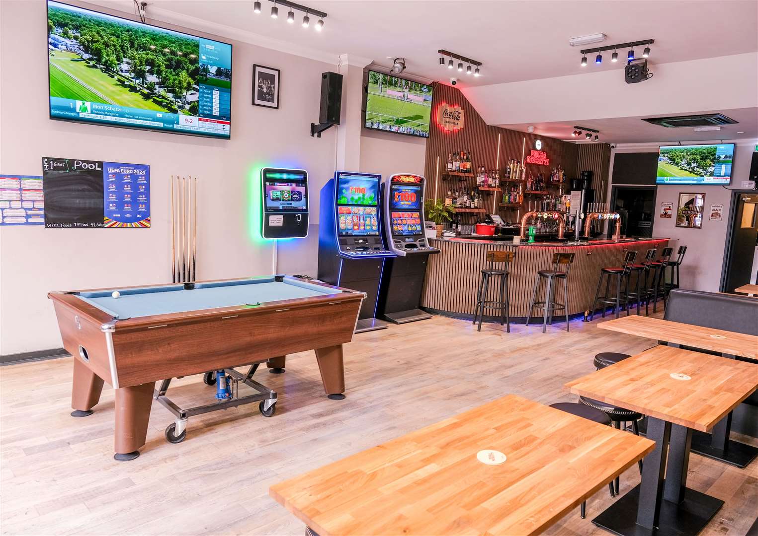 Paggies bar in Thatcham