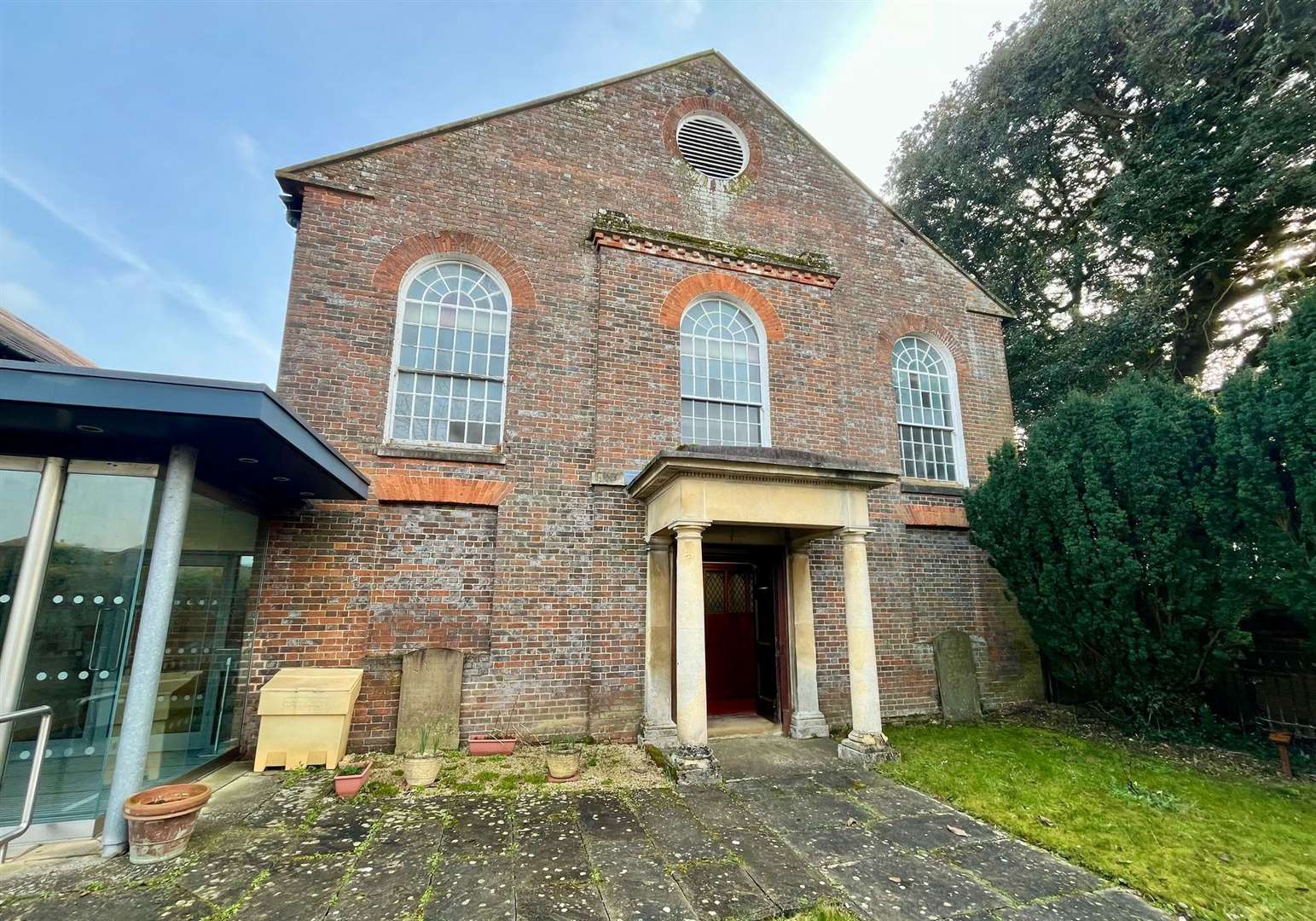 Thatcham United Reformed Church, in Church Lane