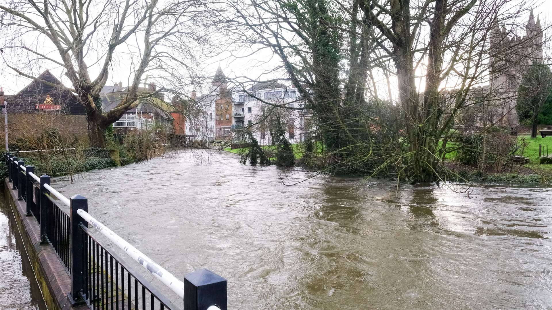Floods in Northcroft Lane