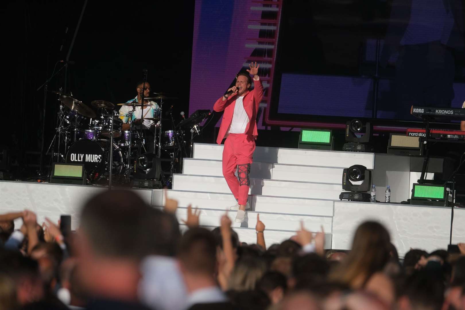Olly Murs at Newbury Racecourse Ref: 33-1321