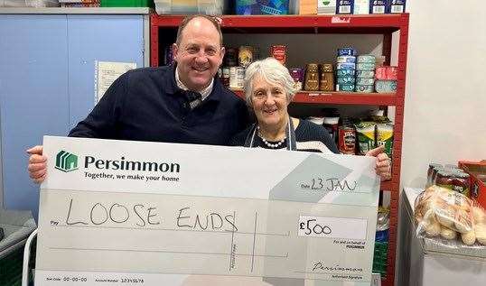 Loose Ends cheque presentation, picture: Persimmon Homes