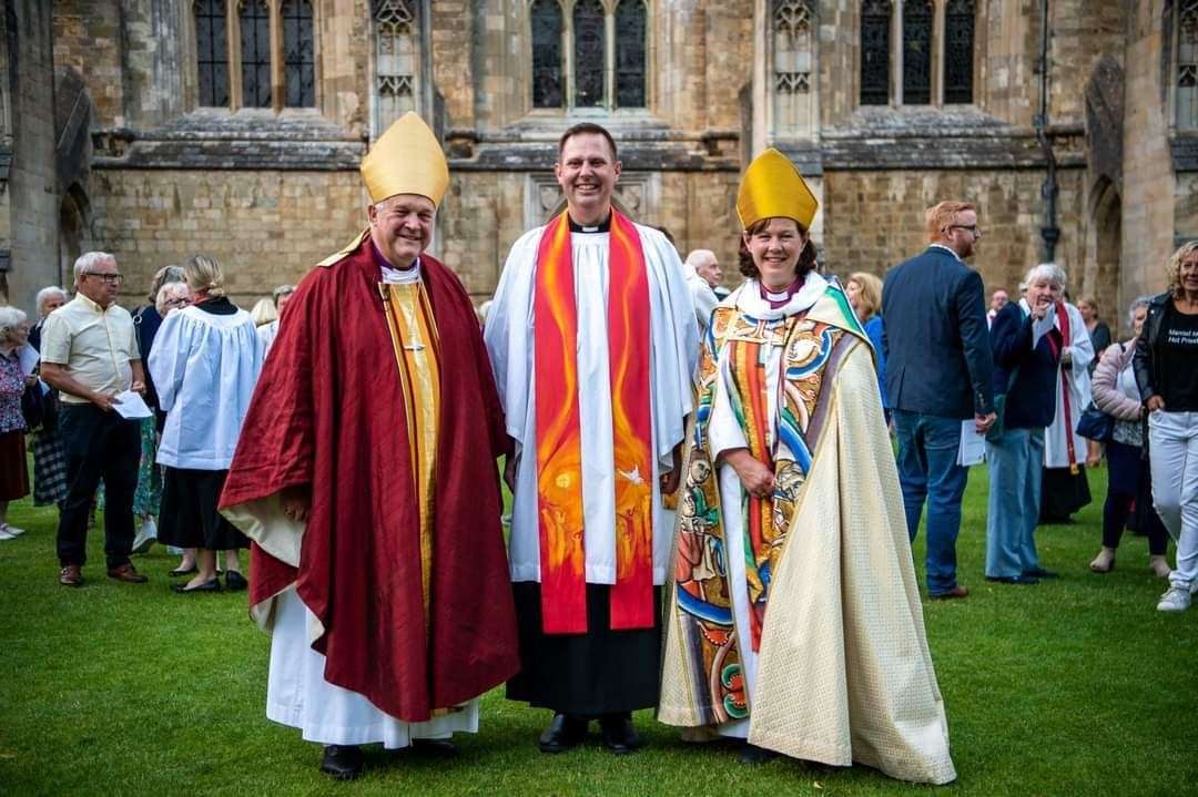 Steve McKay (centre) with the Bishop of Basingstoke, David Williams and the Bishop of Southampton, Debbie Sellin (57891765)