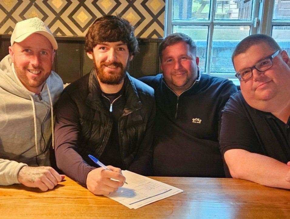 Berry-Hargreaves signing on for the 24/25 campaign
