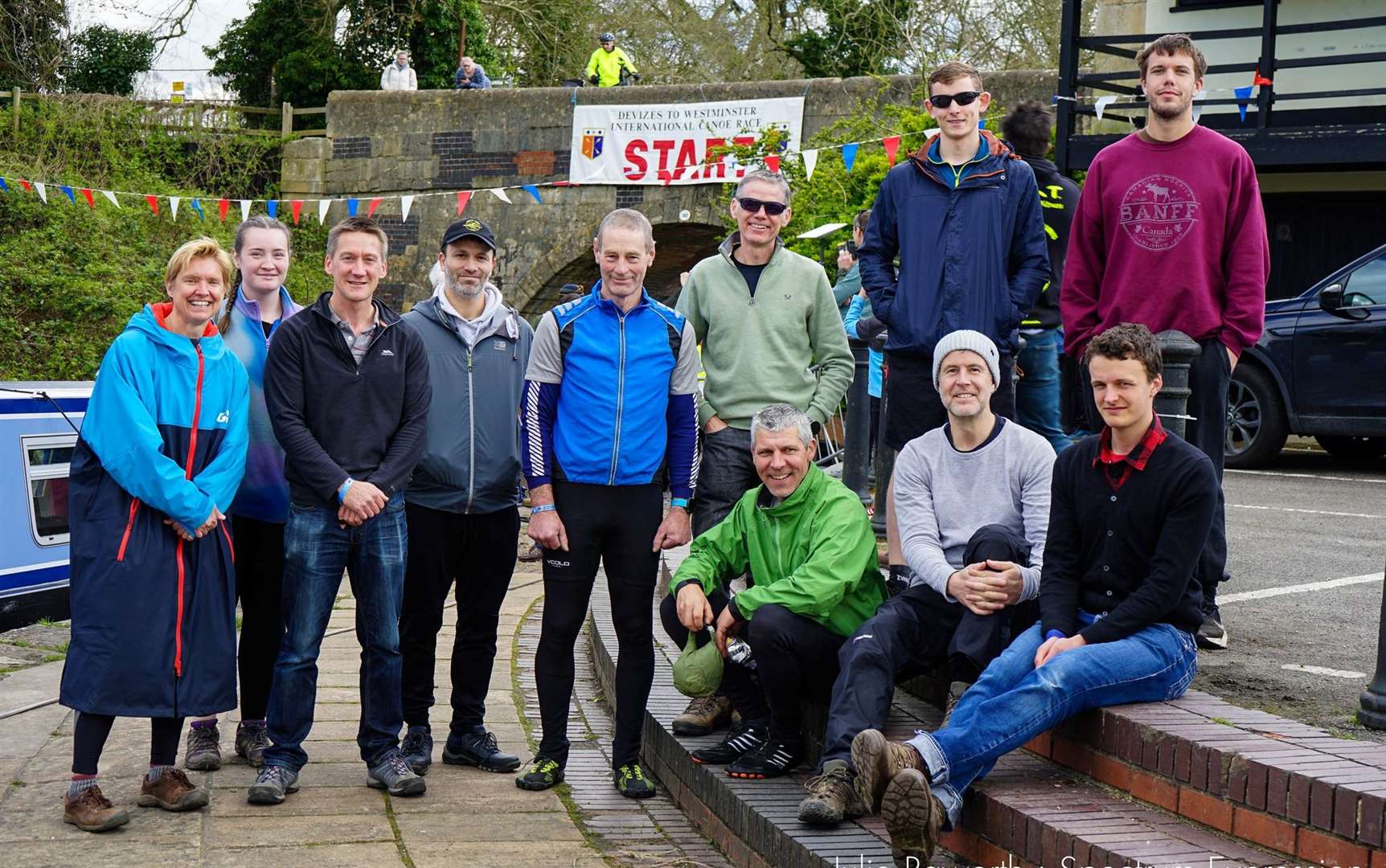 Support crews at the start