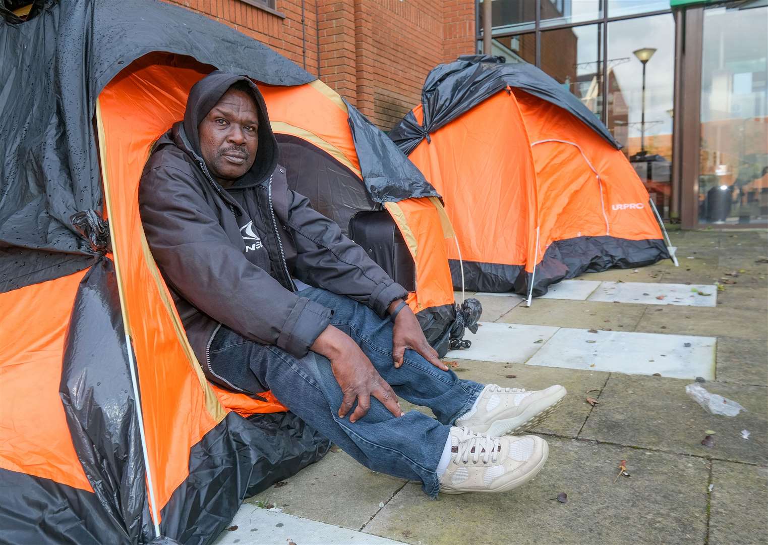 Two asylum seekers were sleeping rough outside West Berkshire Council’s offices in Market Street