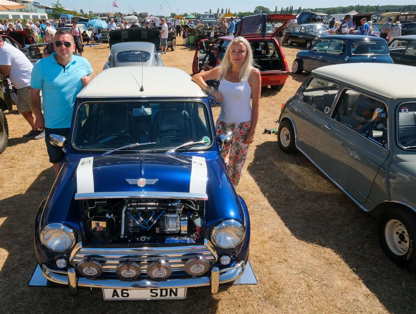 West Berkshire Classic Car show at Newbury Racecourse Steve and Clare Newman - Mini cooper sport 1999 (58686659)