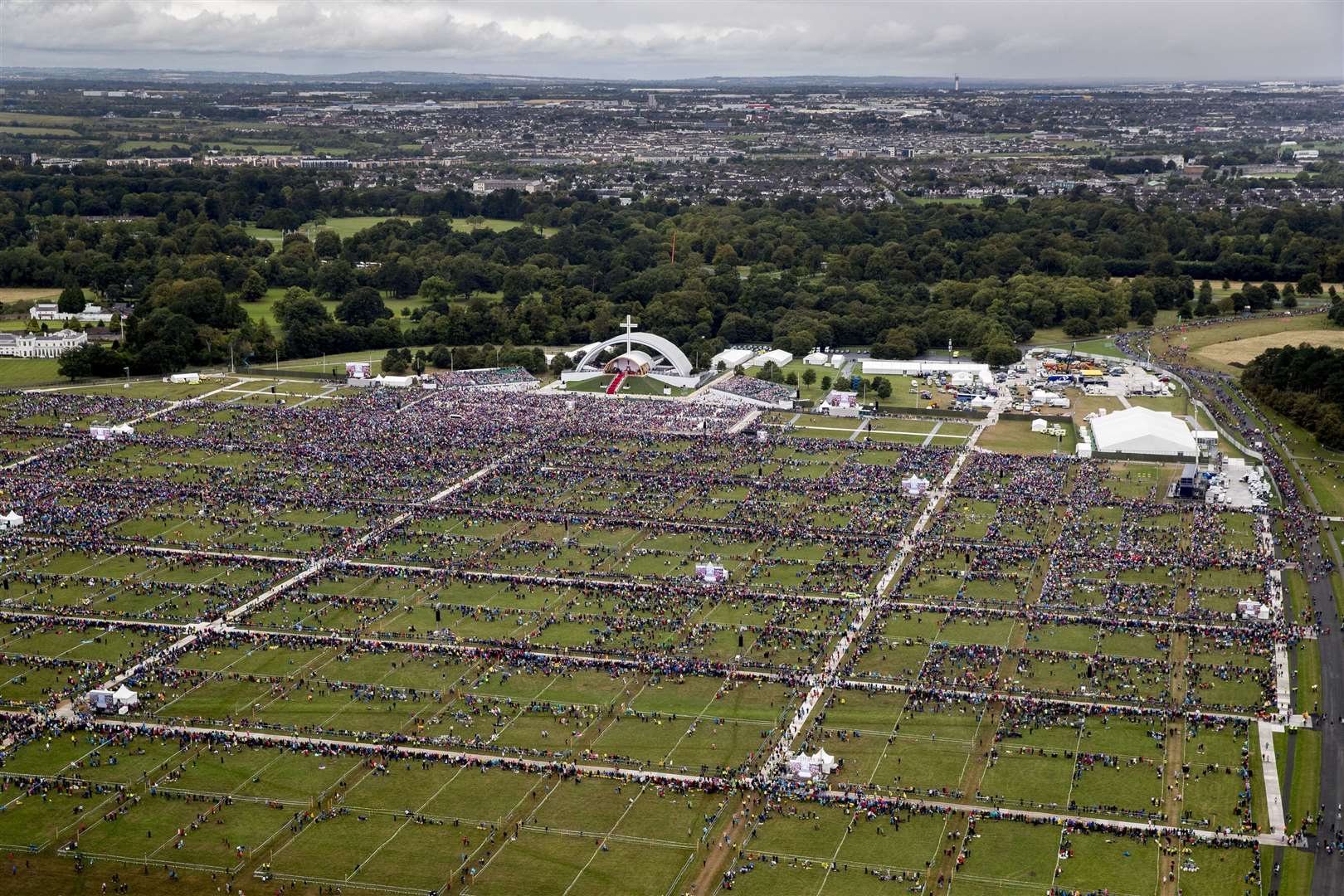 An aerial view of the crowd at Phoenix Park in Dublin during the Papal Mass (Liam McBurney/PA)