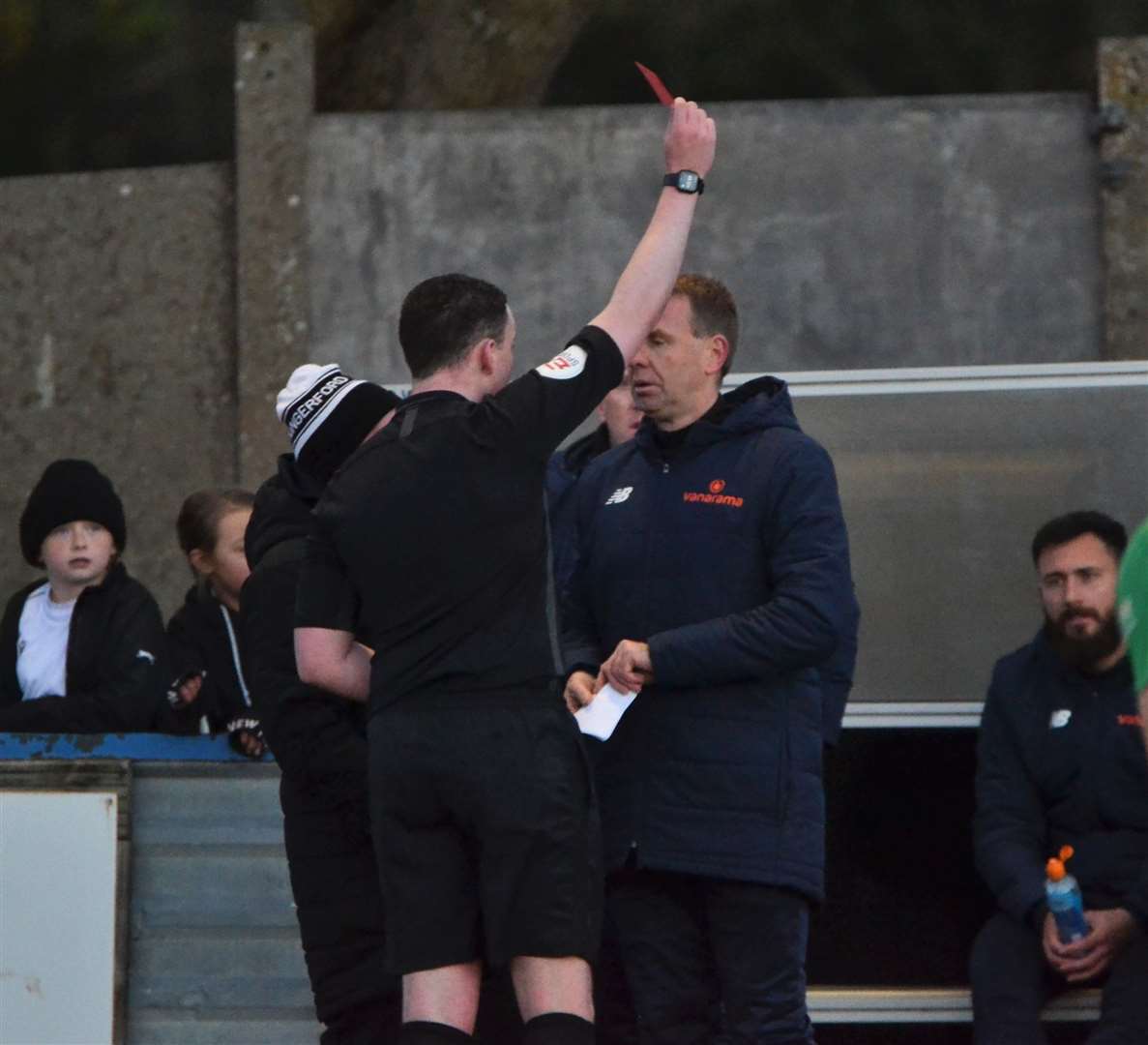 Hungerford's Danny Robinson and Oxford's David Oldfield were sent off