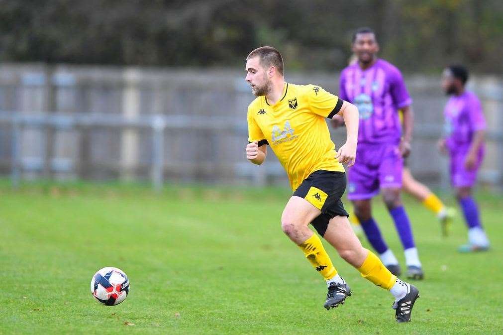 Tadley Calleva's Kieran Rodgers - Photo: Rob Mellor