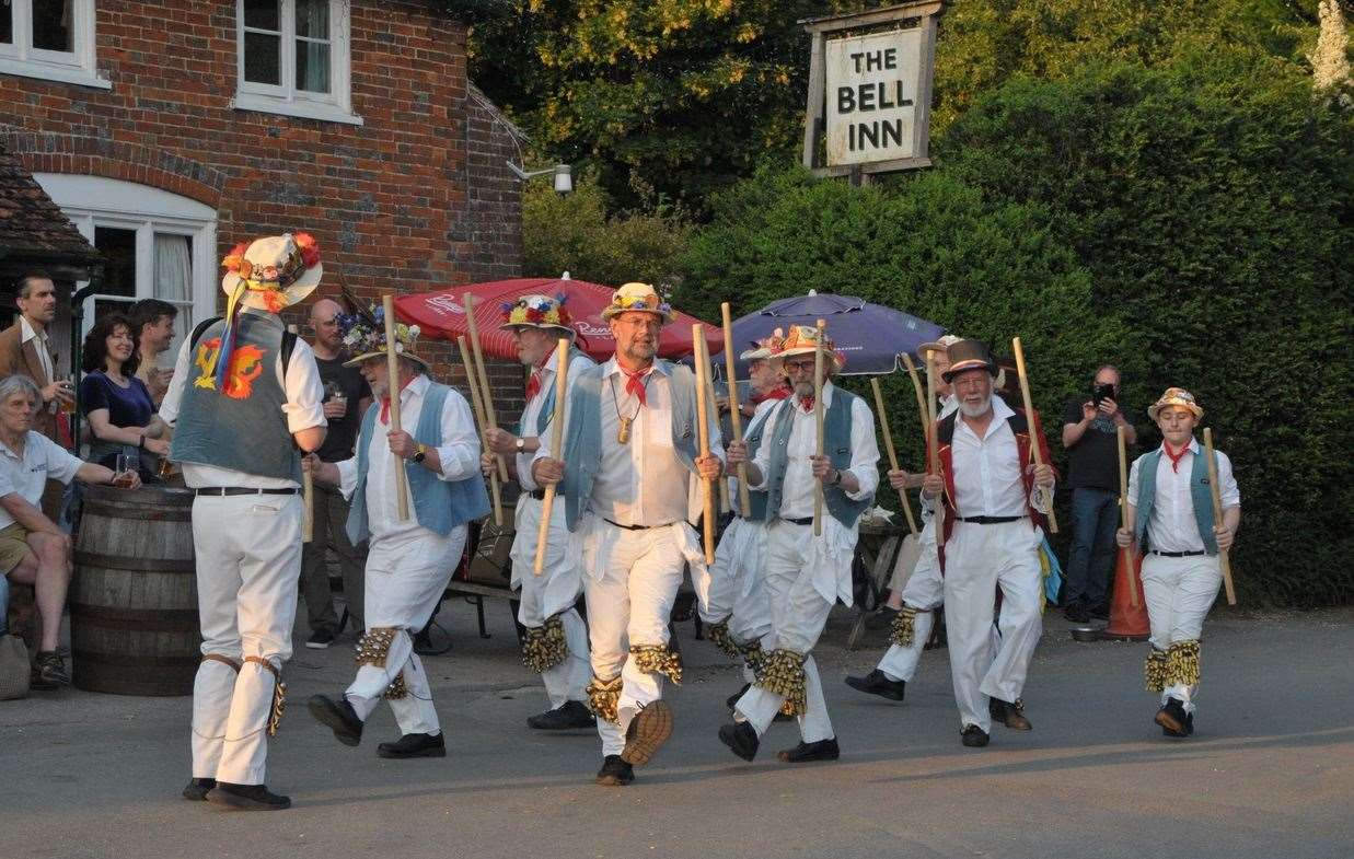 Icknield Way and Kennet morris men at The Bell, Aldworth Pic: Geoff Fletcher