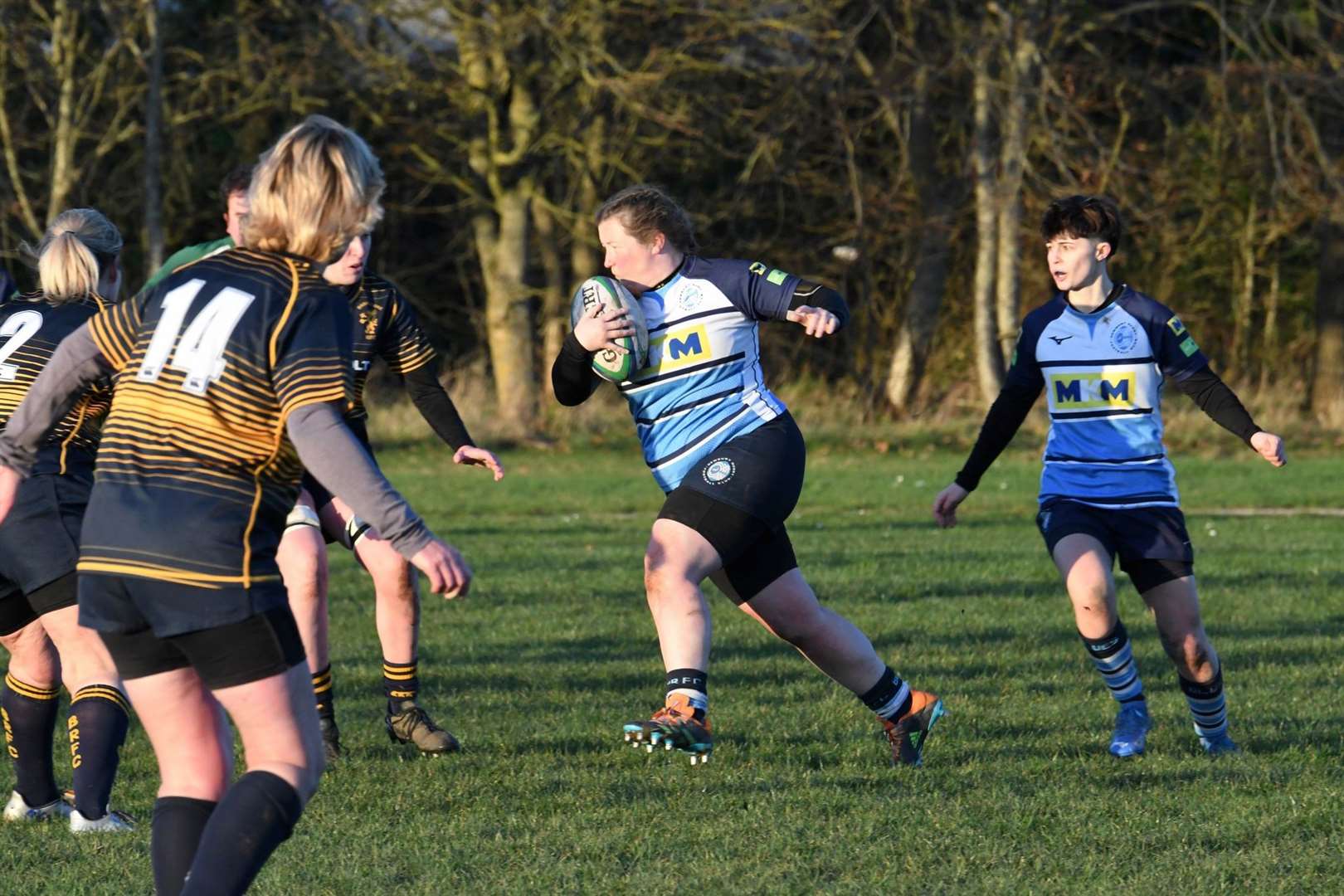 Vicky Thomas and Maisie Litchfield combine. Picture by Peter Branch