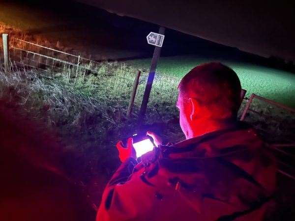 Caravan theft (62910756)