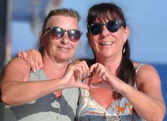 Sisters Dawn and Debbie Mumford will be undertaking a wing walk for Newbury Cancer Care in September