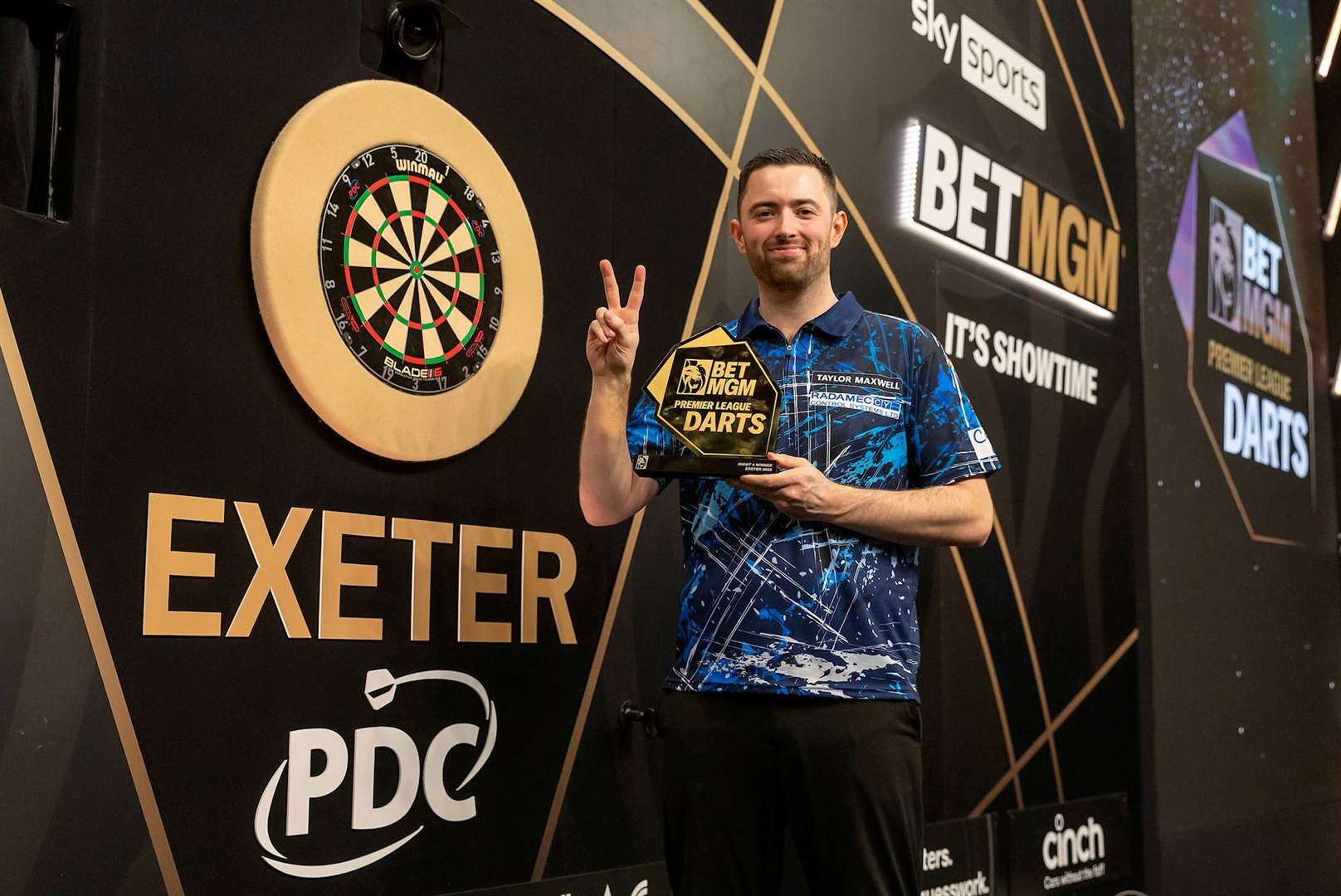 Humphries beat Littler win to seal Night Four Premier League win - Photo: Simon O'Connor/PDC