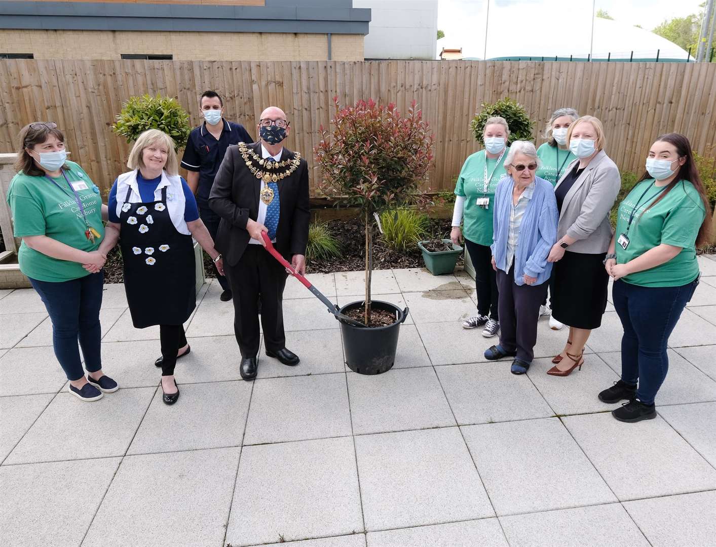Mayor of Newbury Billy Drummond plants tree at Falkland Grange Care Home - Ref: 21-0121 Picture by Phil Cannings