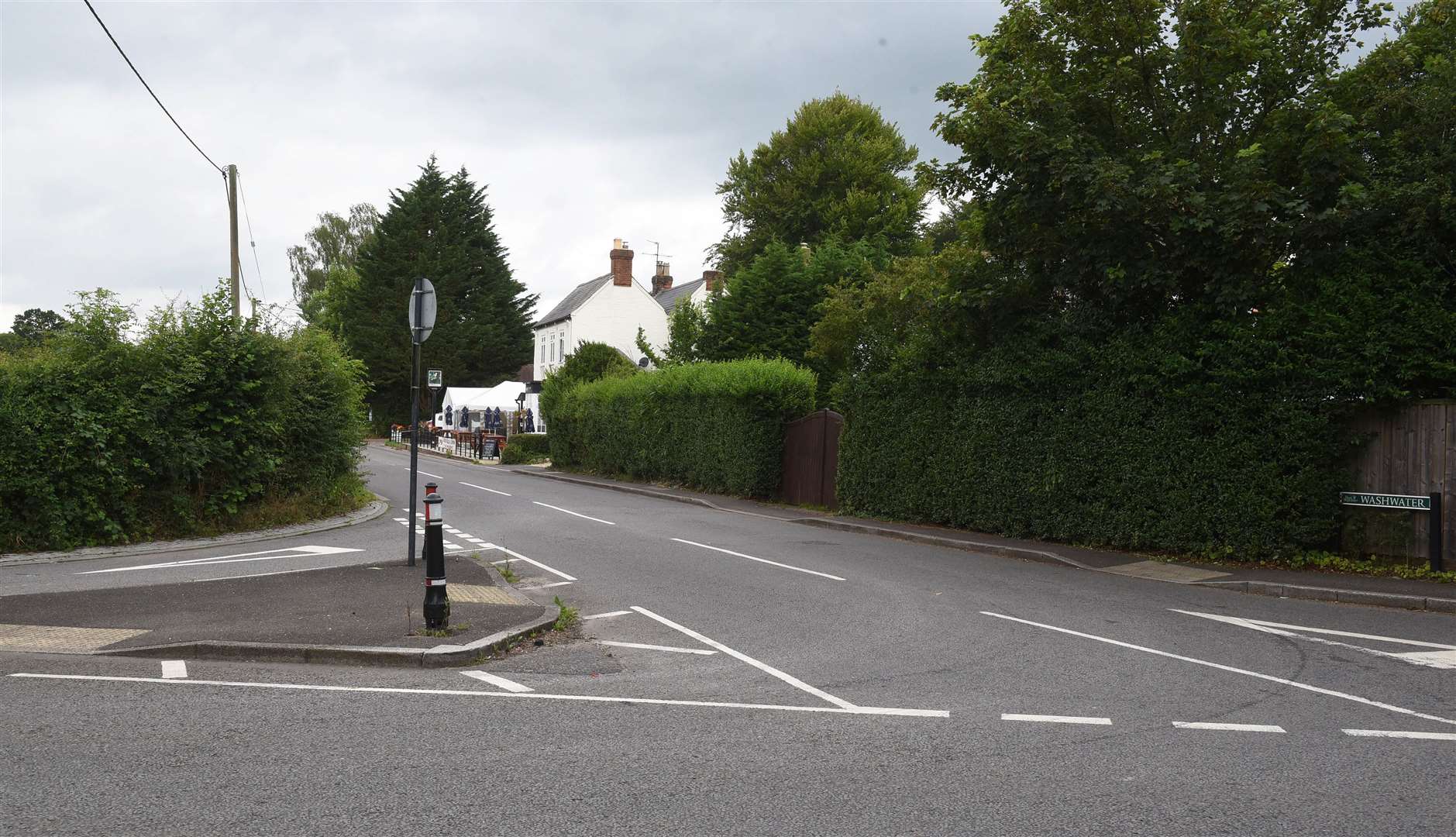 Junction of Washwater/ A343 and Berkshire / Hampshire boundary near The Woodpecker