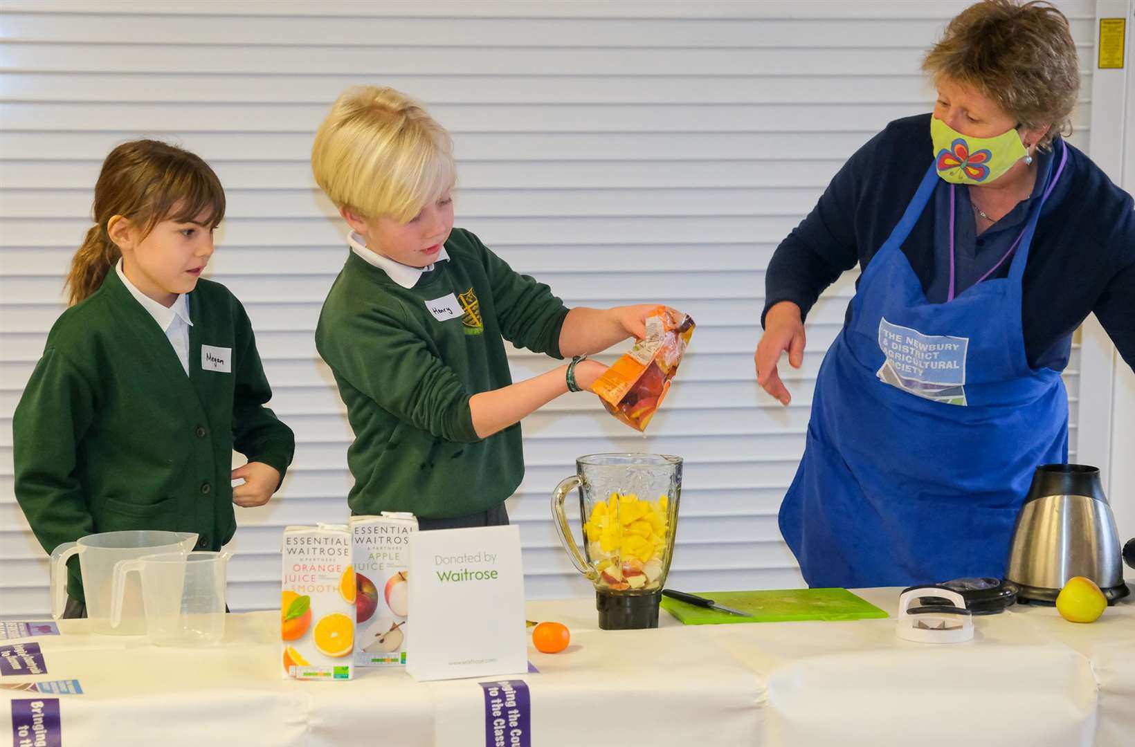Year 4 at Kintbury School.Ref: 03-1322. (54449780)
