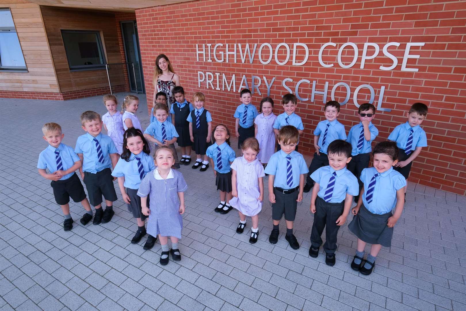 Highwood Copse Primary School opens for the first time..Ref: 36-2321.