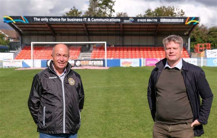 Patrick Chambers (left)