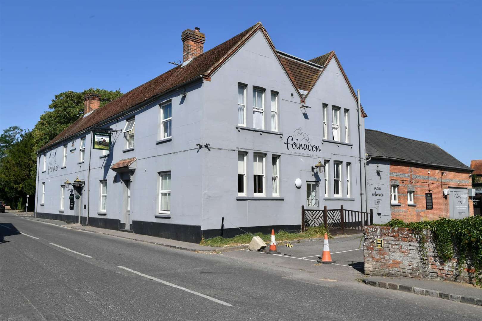 The Foinavon reopens in Compton. Credit: West Berkshire CAMRA
