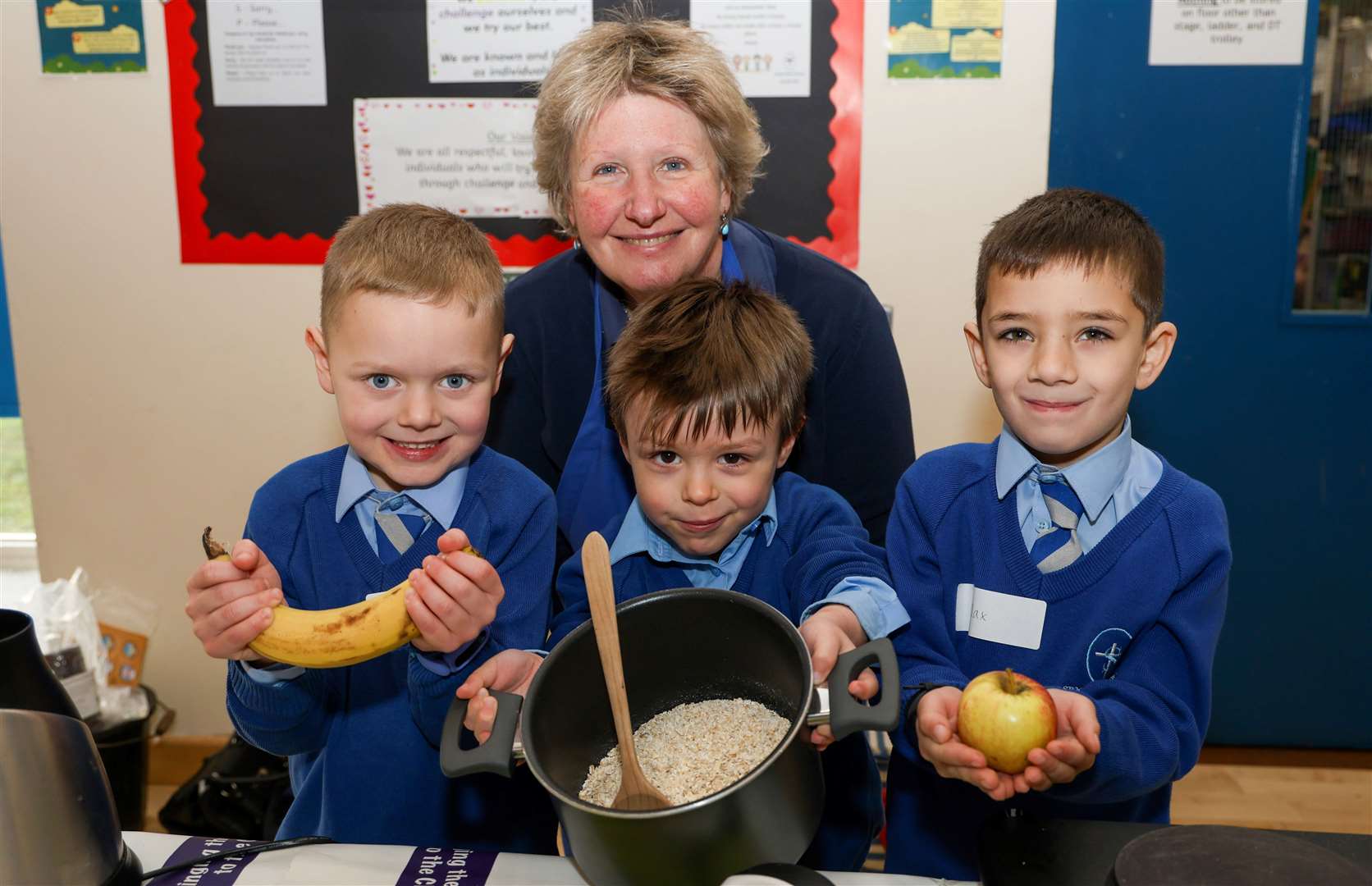 Jan Murray with Stockcross pupils