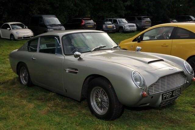 Aston Martin DB6