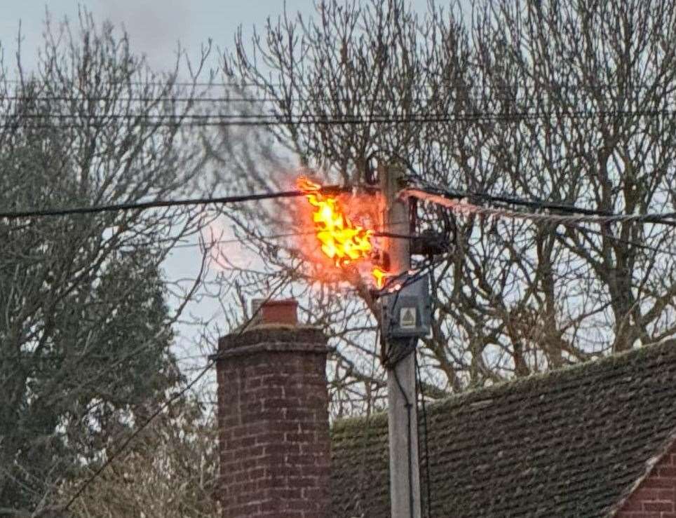 Electricity pole in flames in Westfield Crescent, Thatcham. Credit: Kath Little