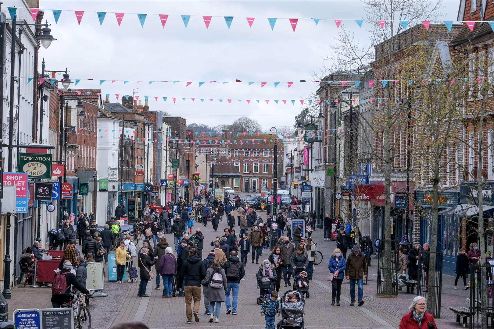 Shoppers back in Northbrook Street
