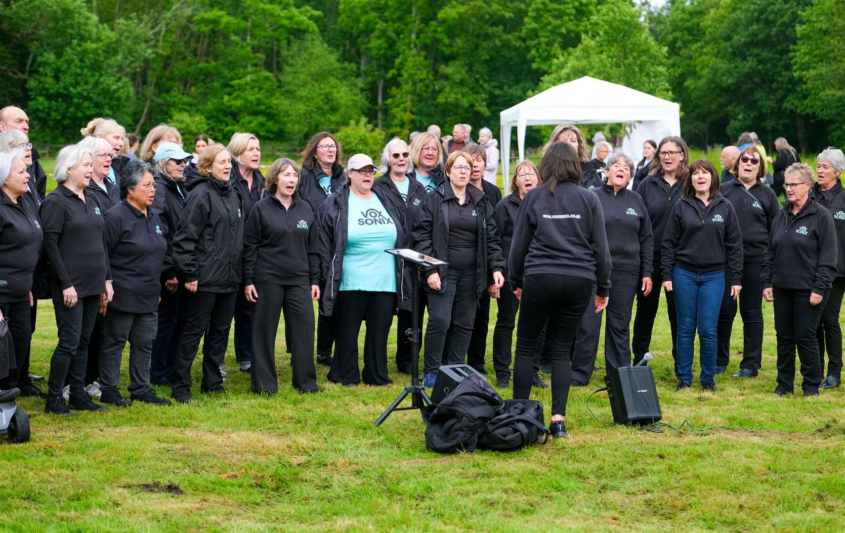 VoxSonix performing in the Manor Field