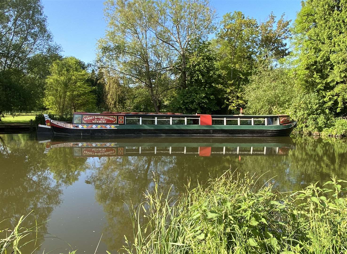 A horse-drawn barge at Kintbury