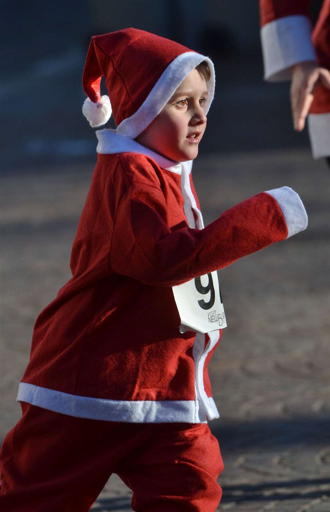 Newbury Santa Run pic chris forsey 28/11/21.Ref:48-1821. (53386164)