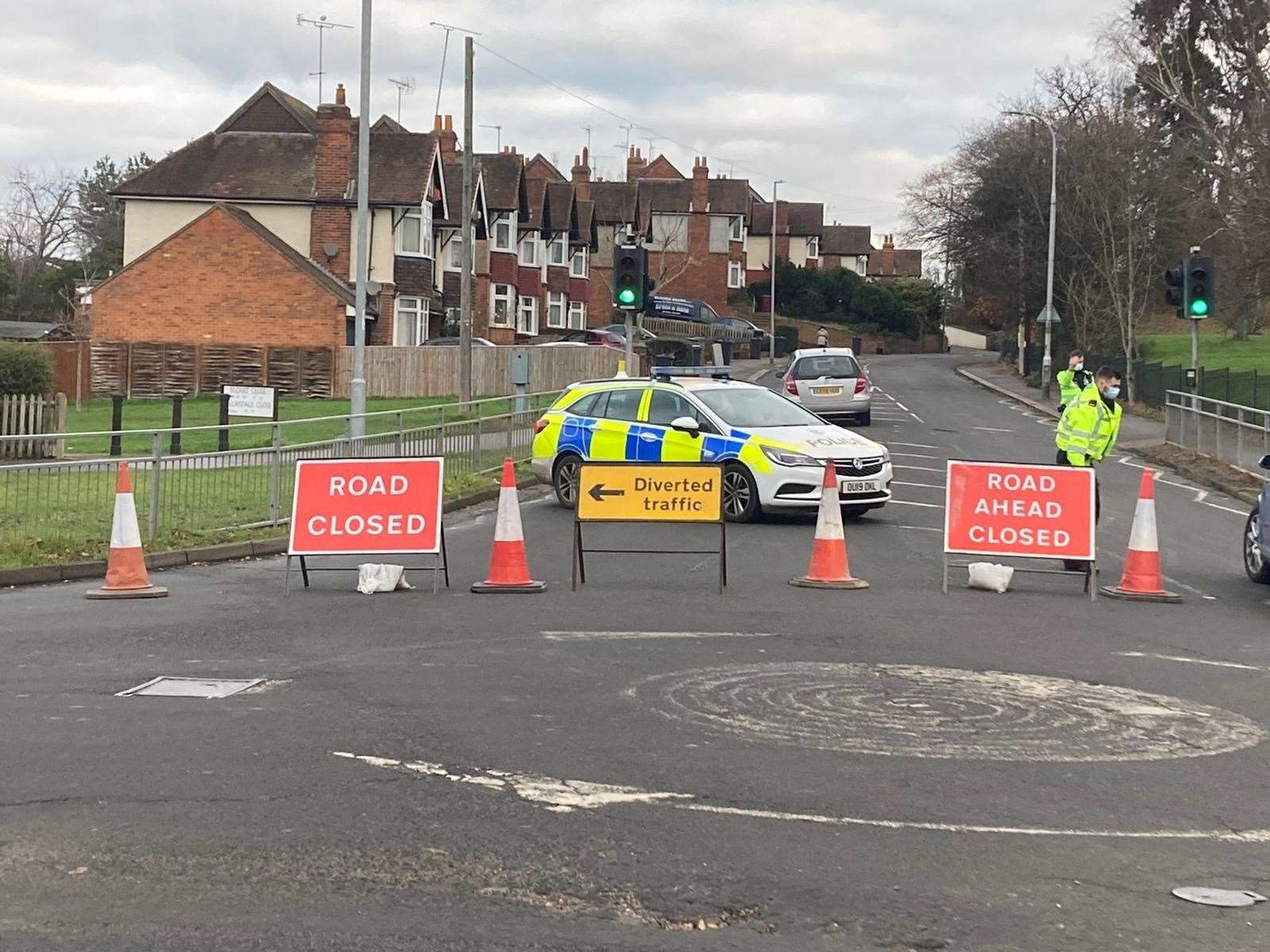 Police have closed roads around Tilehurst due to the fire in Grovelands Road Picture: Hinna Aamani