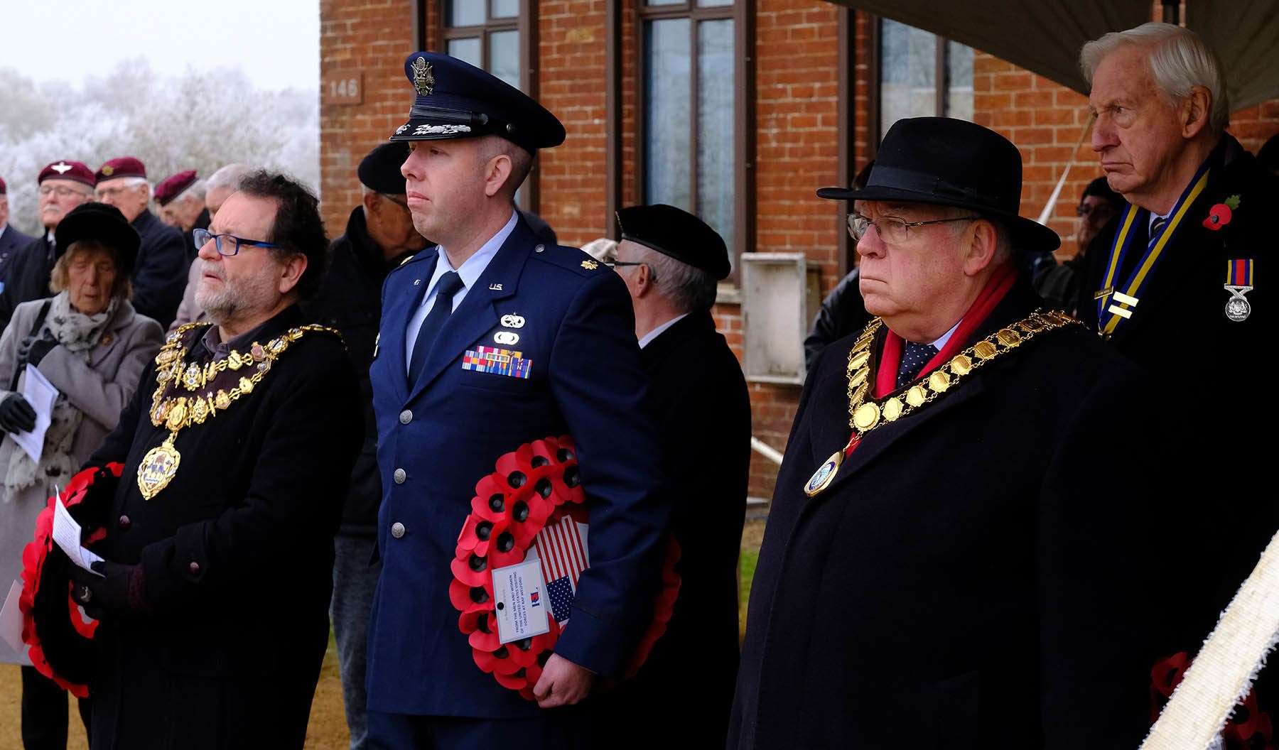 Newbury Mayor Gary Norman, left, and Thatcham Mayor Jeff Brooks, right, attending the commemoration